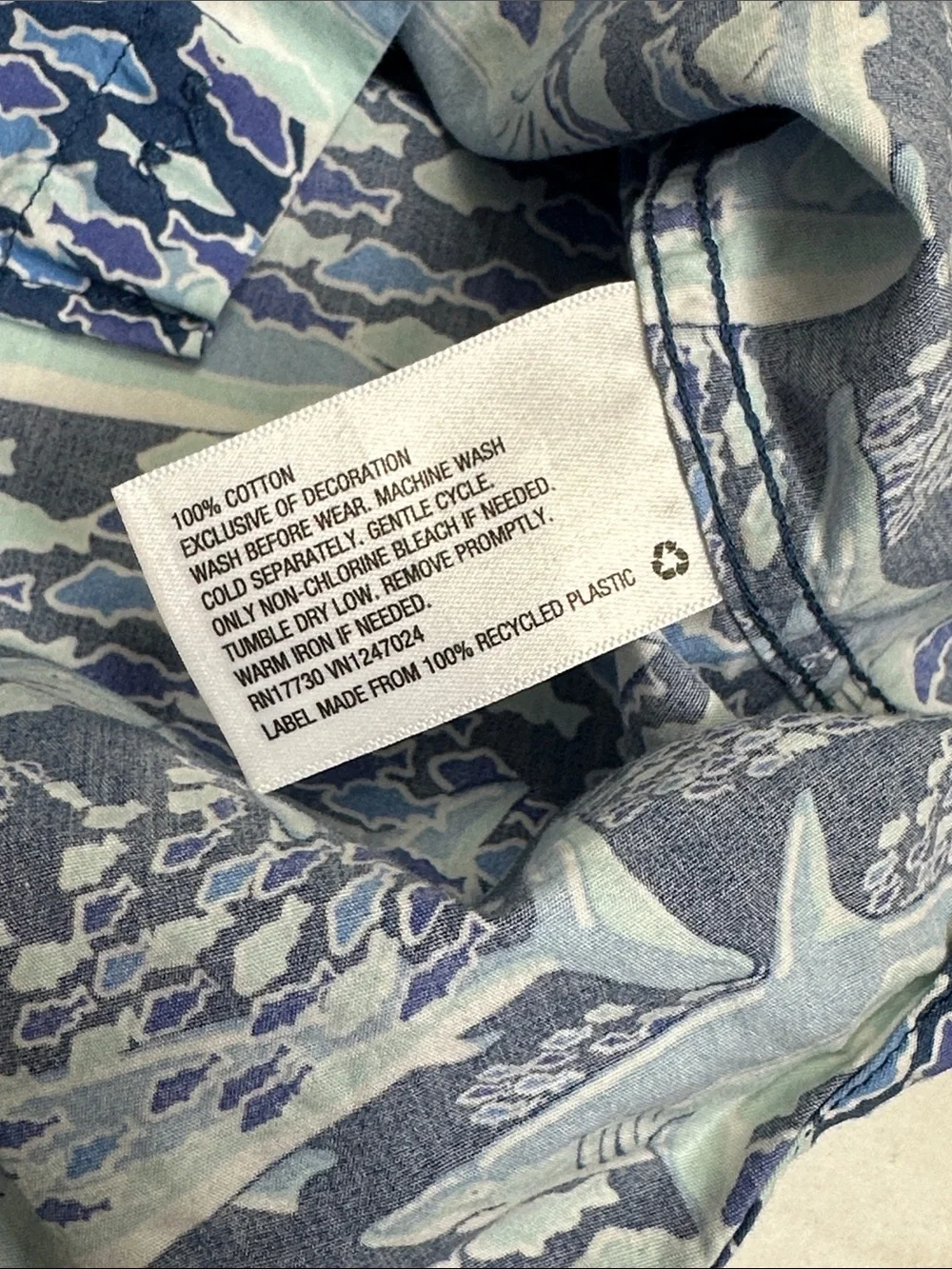 Vineyard Vines Blue Shark‎ Print Short Sleeve Button Down Shirt Boys XS 4/5